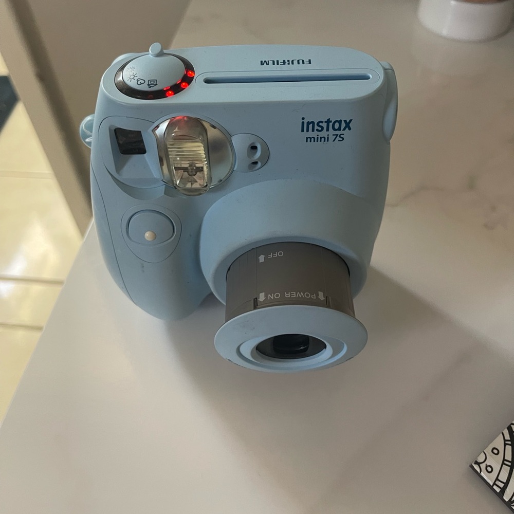 Instax camera - Picture 2 of 4